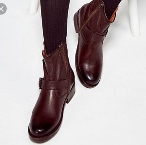 Frye Tyler Engineer boots sz 6